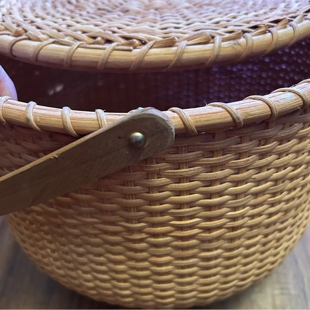 Woven Basket with Handle Vintage Nantucket basket with lid